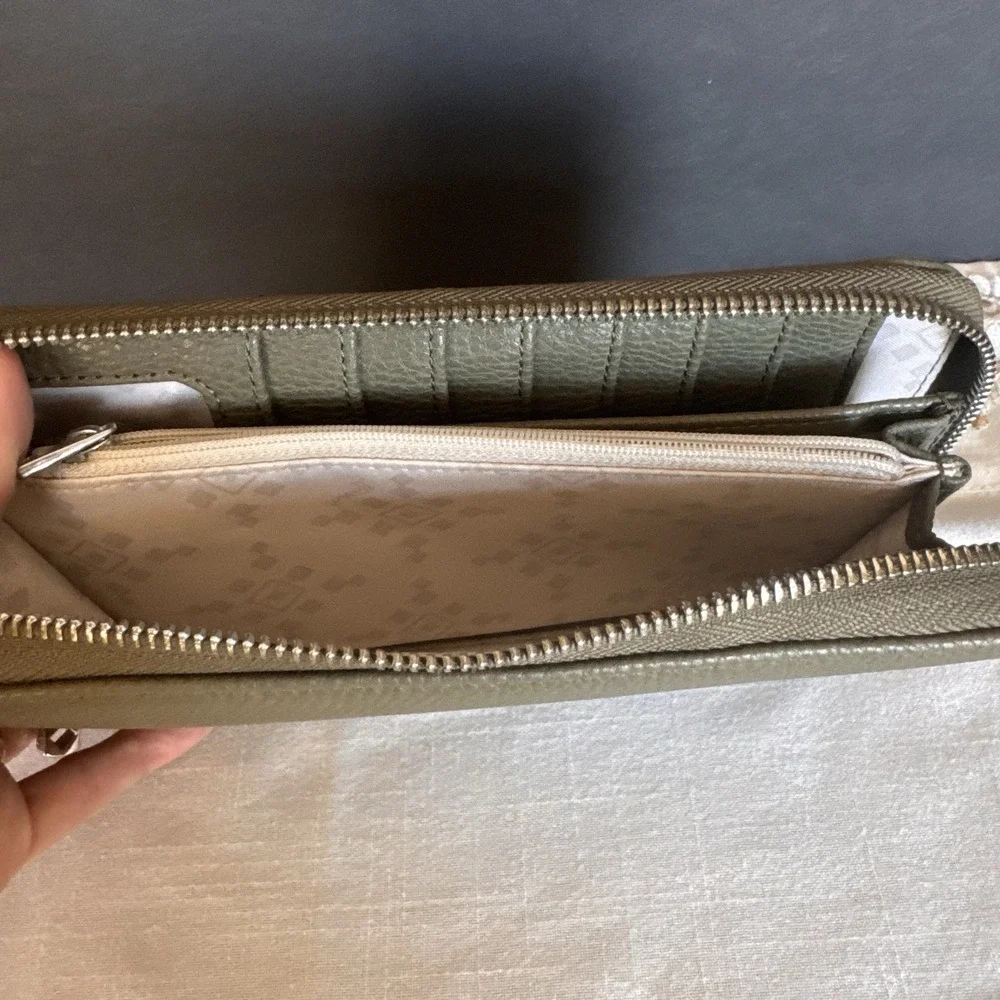 Thirty One 31 All about the Benjamins Wallet Ooh La La Olive  AATB